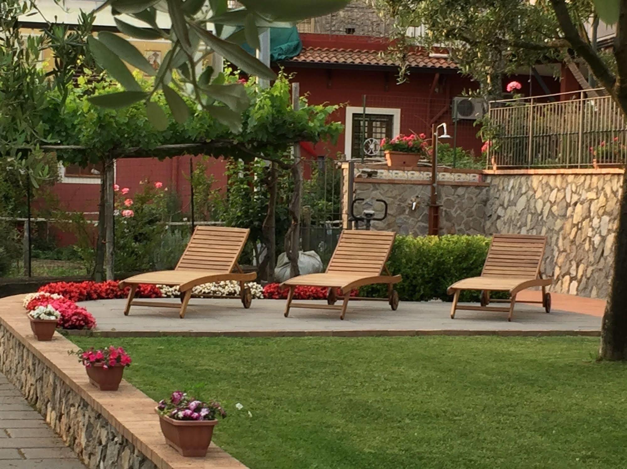 Bed & Breakfast Farfalle E Gabbiani 3*