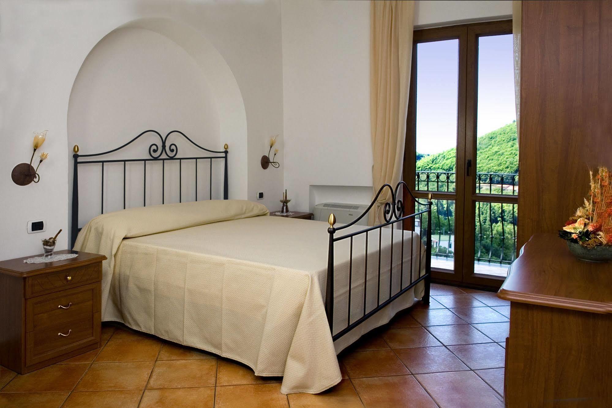 Bed & Breakfast Farfalle E Gabbiani 3*